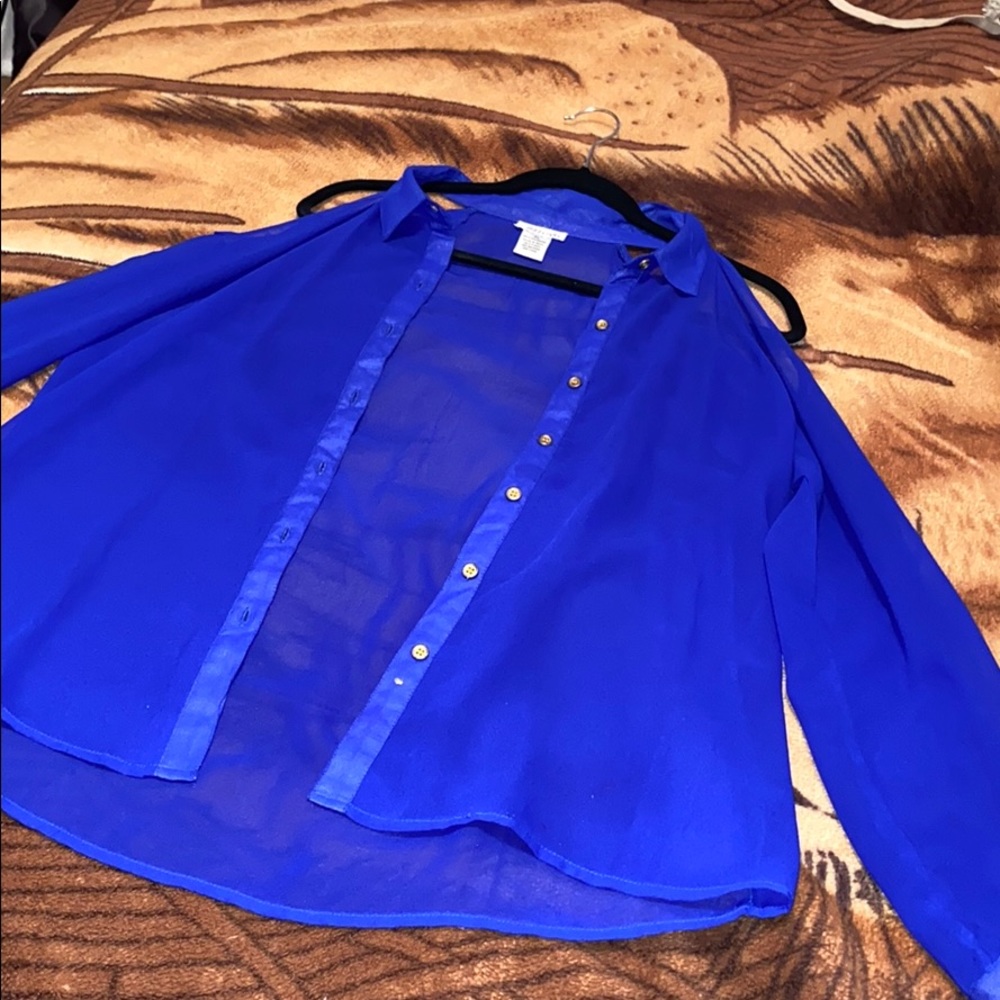 Women’s button up blouse